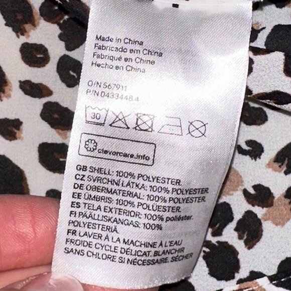 H&M White Cream Black Leopard Print Long Sleeve Button Up Blouse Size Large - Picture 9 of 9